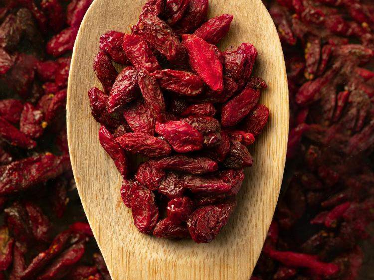 杞菊养肝乌龙茶能护眼护肝吗？科学解析功效与禁忌